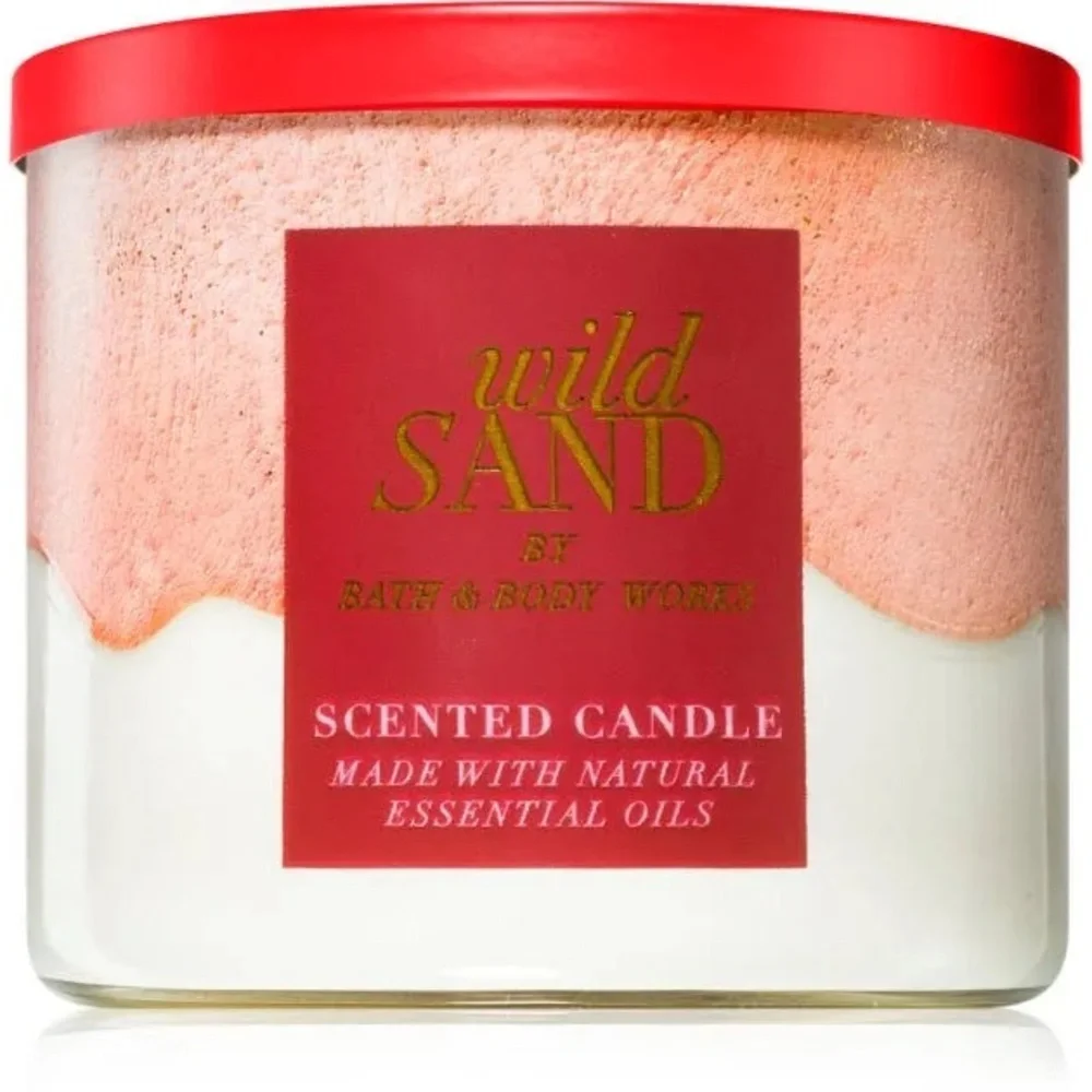 Bath & Body Works Wild Sand Candle - Pink and White New with lid